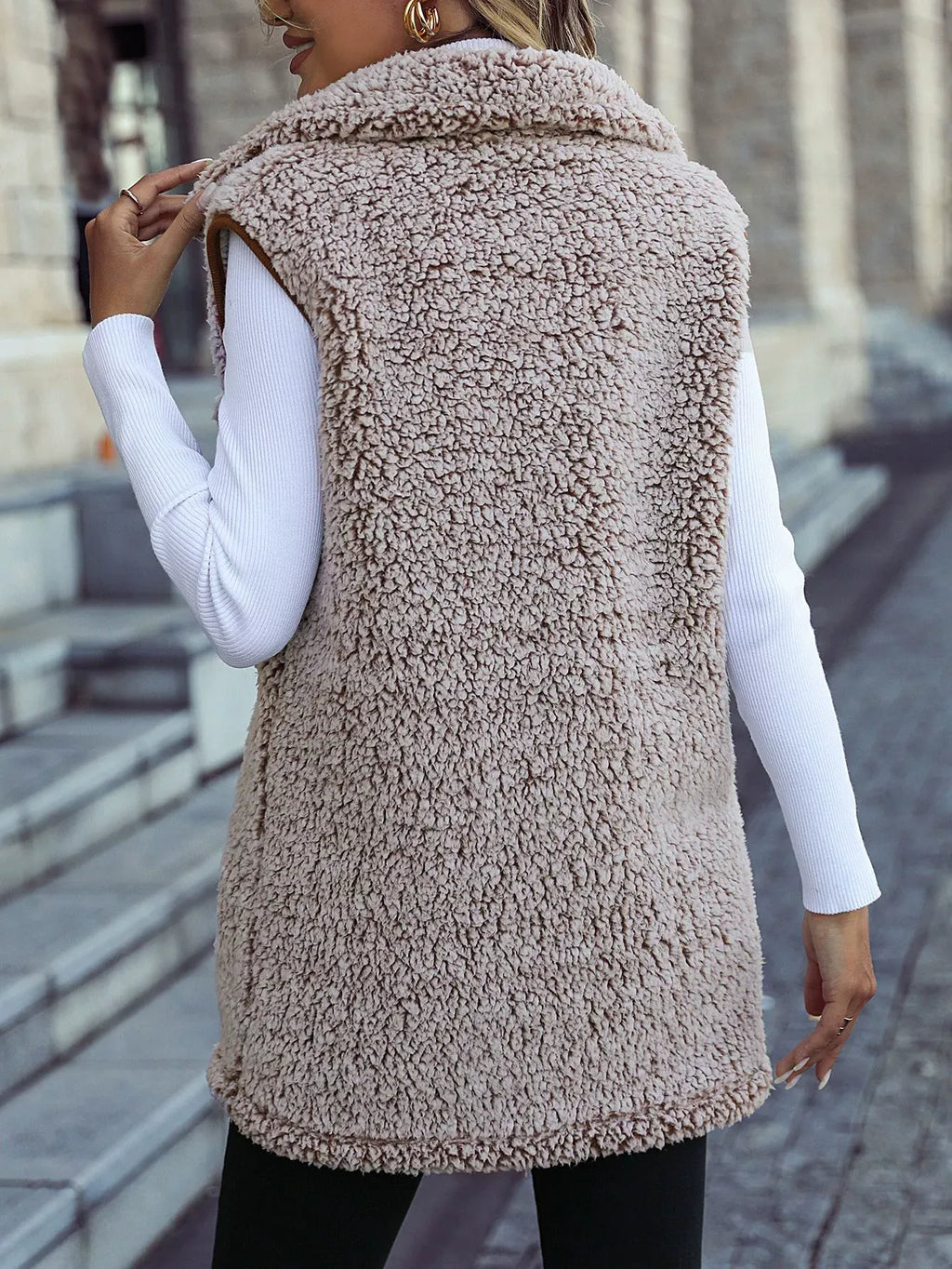 Cardigan-West mit Umlegekragen und ohne Ärmel