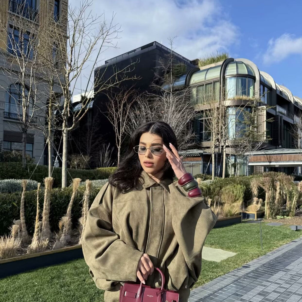 Baseballjacke mit Umlegekragen in Wildlederoptik