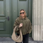 Baseballjacke mit Umlegekragen in Wildlederoptik